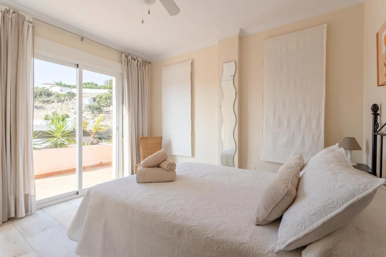 Ibn Sadi8 Playa Burriana Apartment Nerja